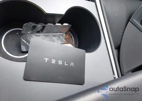 2023 Tesla Model 3 from USA, damaged, VIN 5YJ3E1EBXPF703924